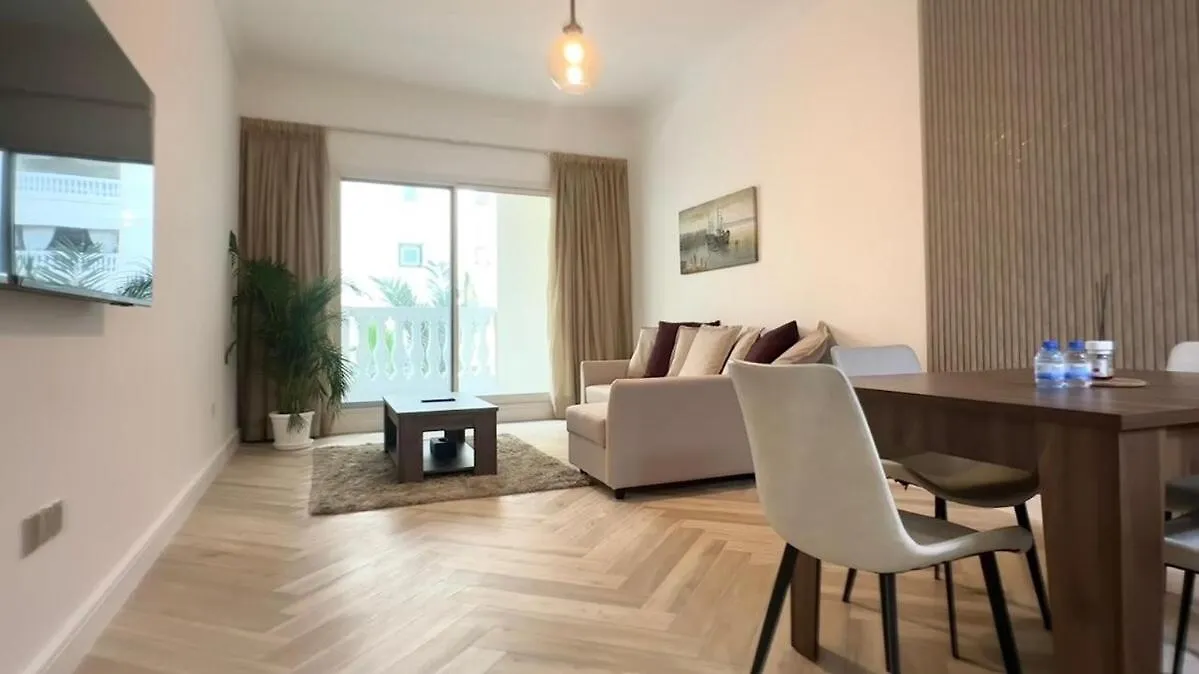 Modern 1Br Retreat With Balcony In Vibrant Jvc By Bhavan Vacation Homes Dubai