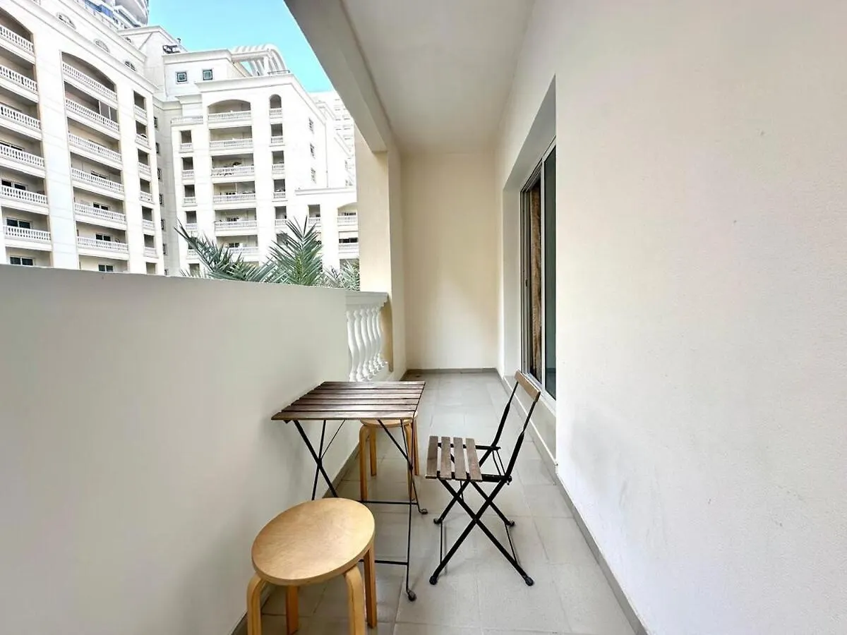 Modern 1Br Retreat With Balcony In Vibrant Jvc By Bhavan Vacation Homes Dubai